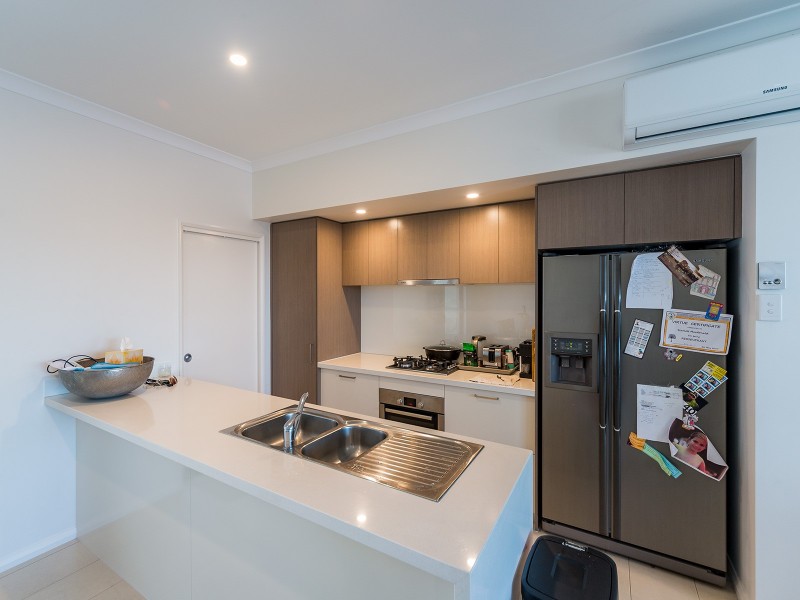 9 Mayfair Lane, Hope Island QLD 4212