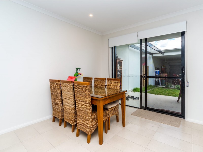 9 Mayfair Lane, Hope Island QLD 4212