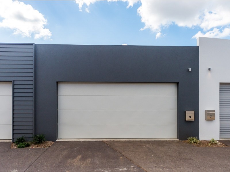 9 Mayfair Lane, Hope Island QLD 4212