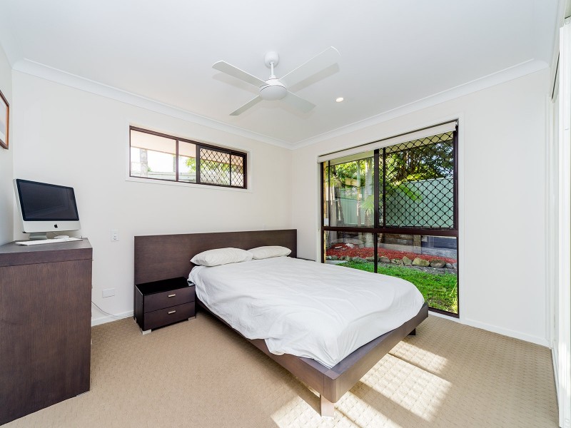 2/5 Napper Road, Arundel QLD 4214