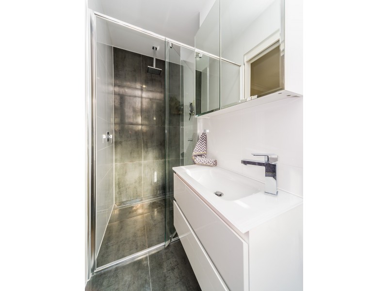 2/5 Napper Road, Arundel QLD 4214