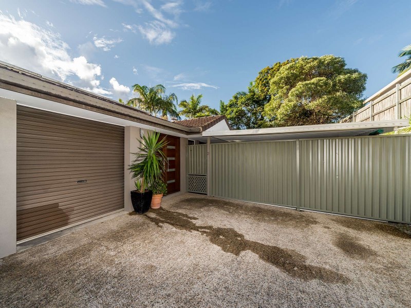 2/5 Napper Road, Arundel QLD 4214