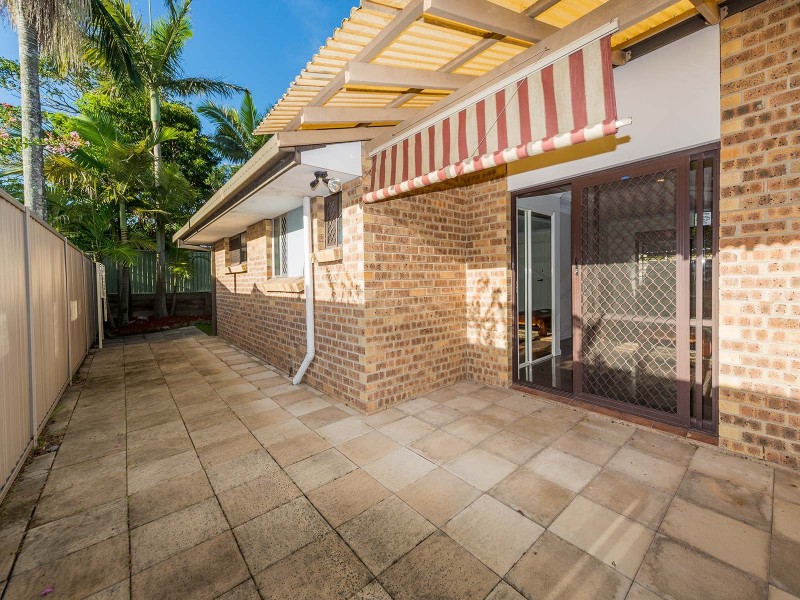 2/5 Napper Road, Arundel QLD 4214