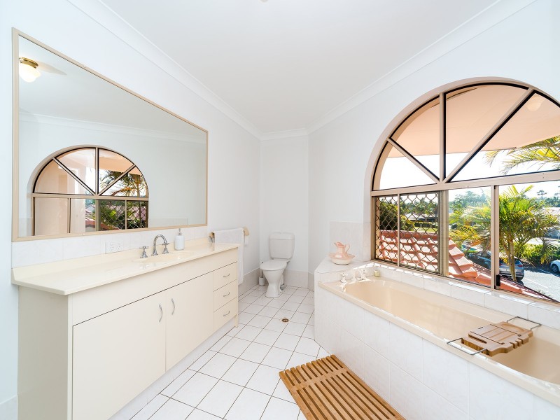 80/88 Cotlew Street East, Southport QLD 4215