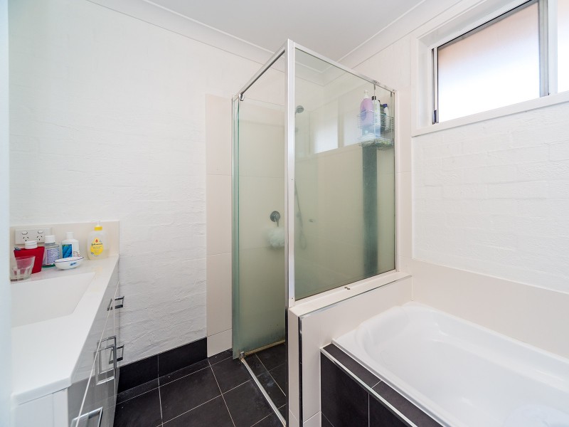 2/13-17 Brown Street, Labrador QLD 4215