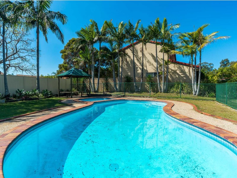 2/13-17 Brown Street, Labrador QLD 4215