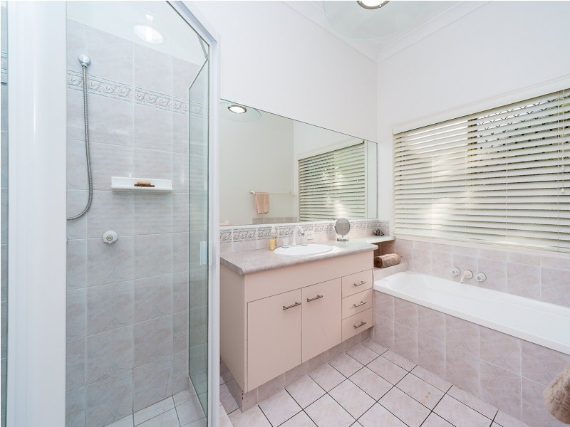 8 Stadler Court, Parkwood QLD 4214