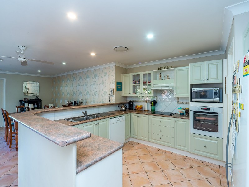 4 Forest Hills Court, Parkwood QLD 4214