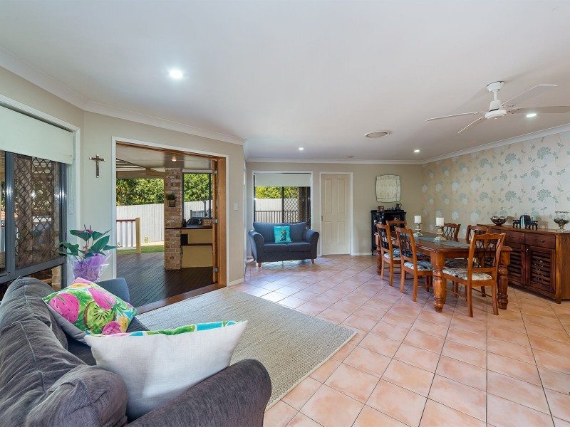 4 Forest Hills Court, Parkwood QLD 4214