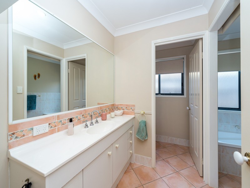 4 Forest Hills Court, Parkwood QLD 4214