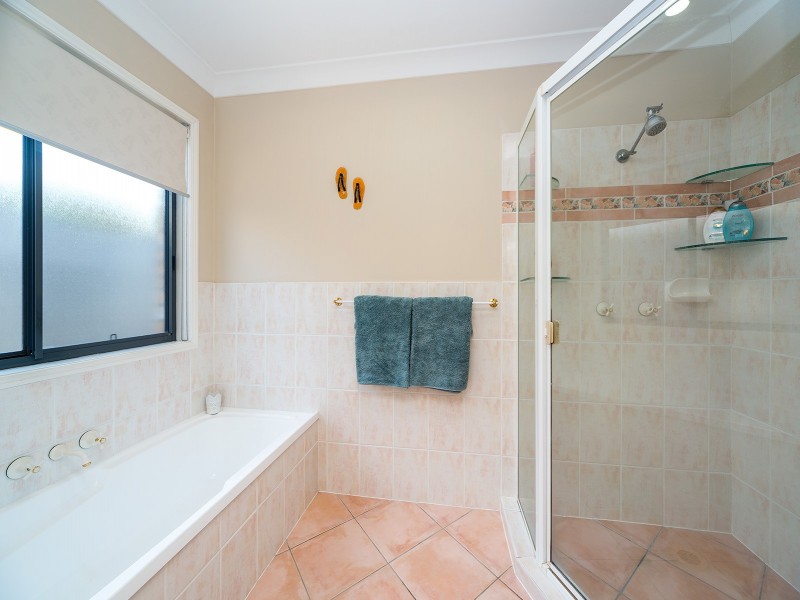 4 Forest Hills Court, Parkwood QLD 4214