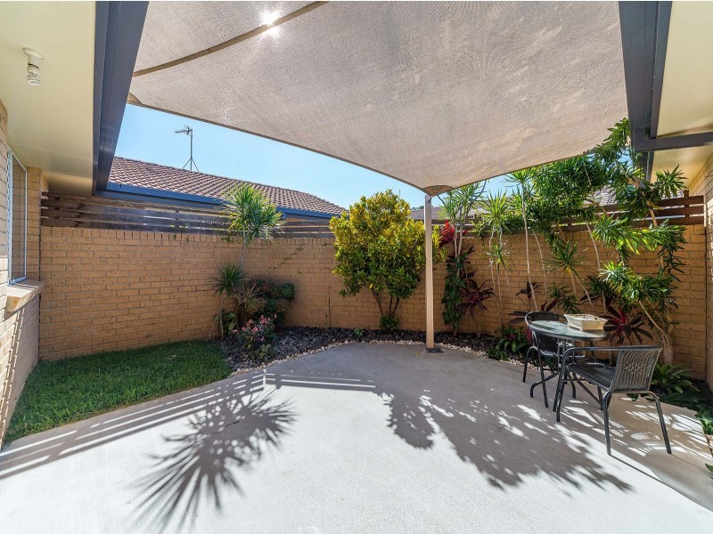 1/4 Calvary Court, Labrador QLD 4215