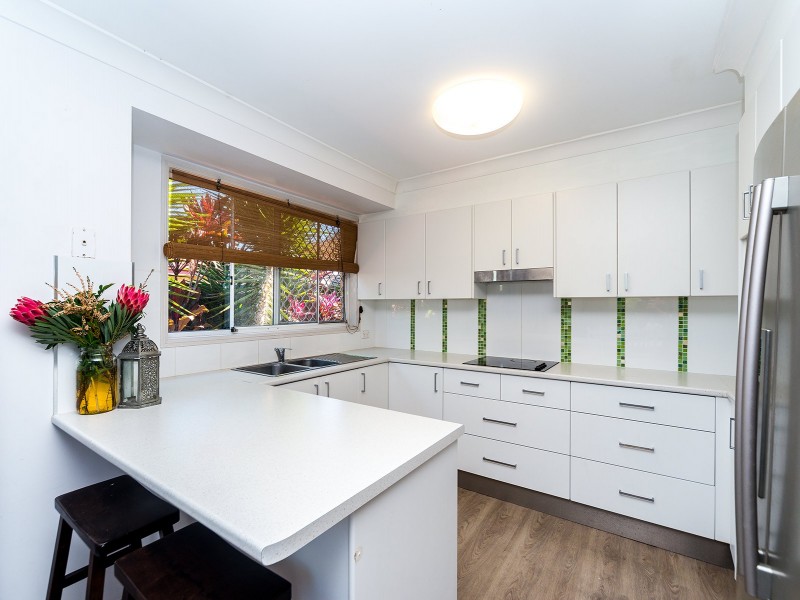 1/4 Calvary Court, Labrador QLD 4215