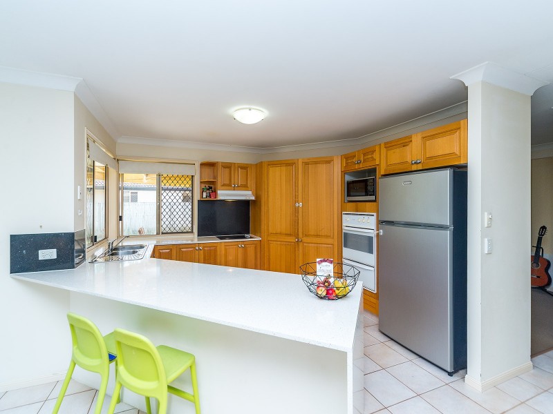 22 Oak Hill Crescent, Parkwood QLD 4214