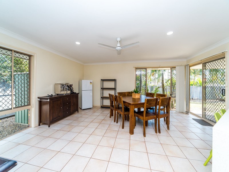 22 Oak Hill Crescent, Parkwood QLD 4214