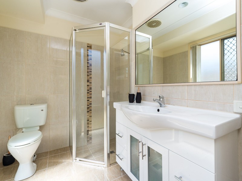 22 Oak Hill Crescent, Parkwood QLD 4214