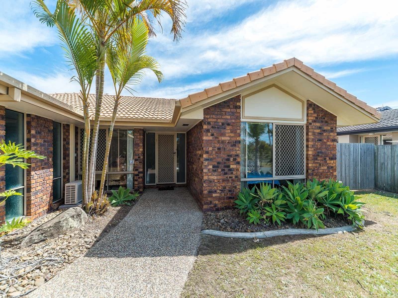 22 Oak Hill Crescent, Parkwood QLD 4214