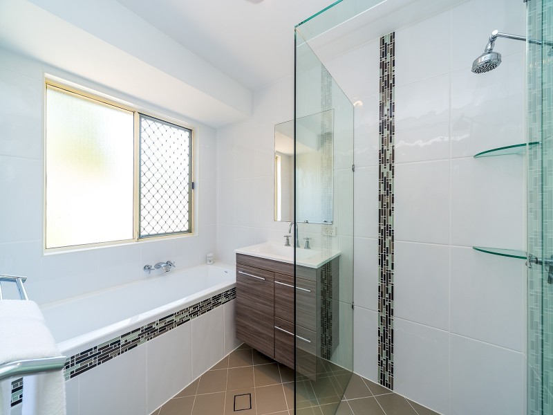 31 Alcott Court, Parkwood QLD 4214