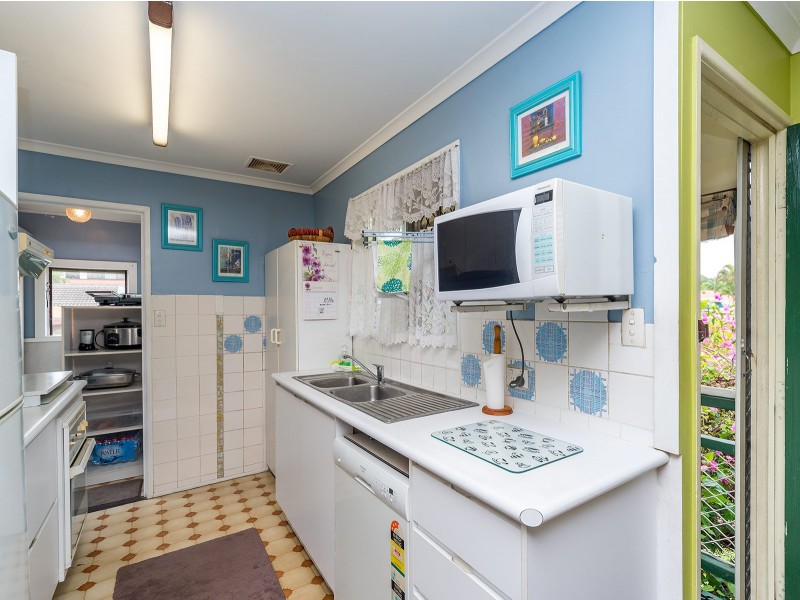 316 Government Road, Labrador QLD 4215