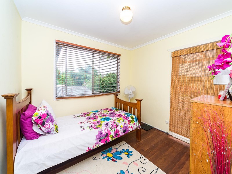 316 Government Road, Labrador QLD 4215