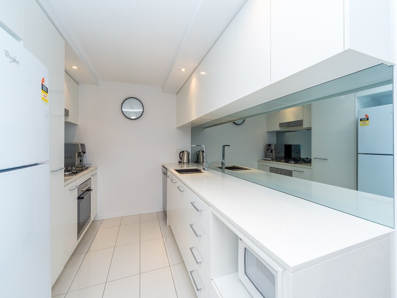 803/20 Labrador Street, Labrador QLD 4215