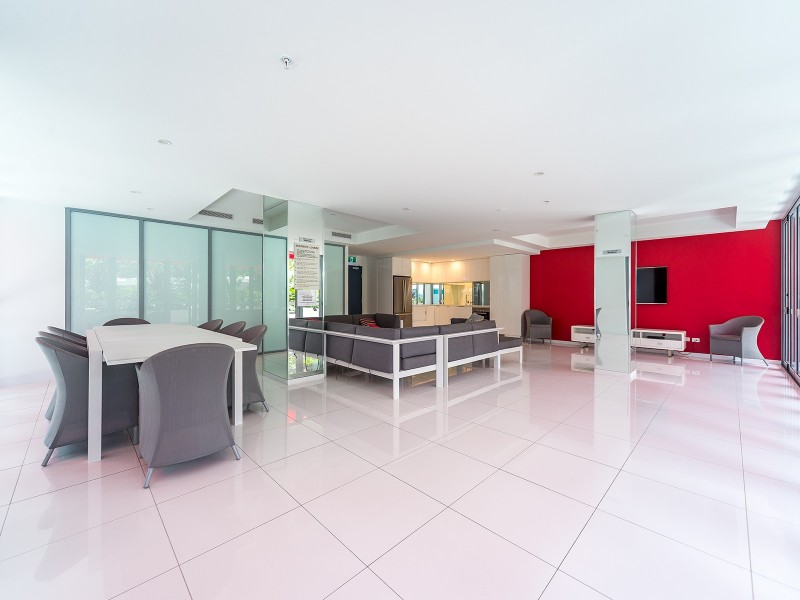 803/20 Labrador Street, Labrador QLD 4215