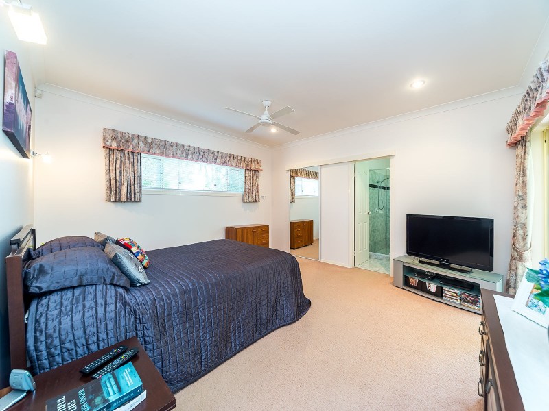23 Oak Hill Crescent, Parkwood QLD 4214