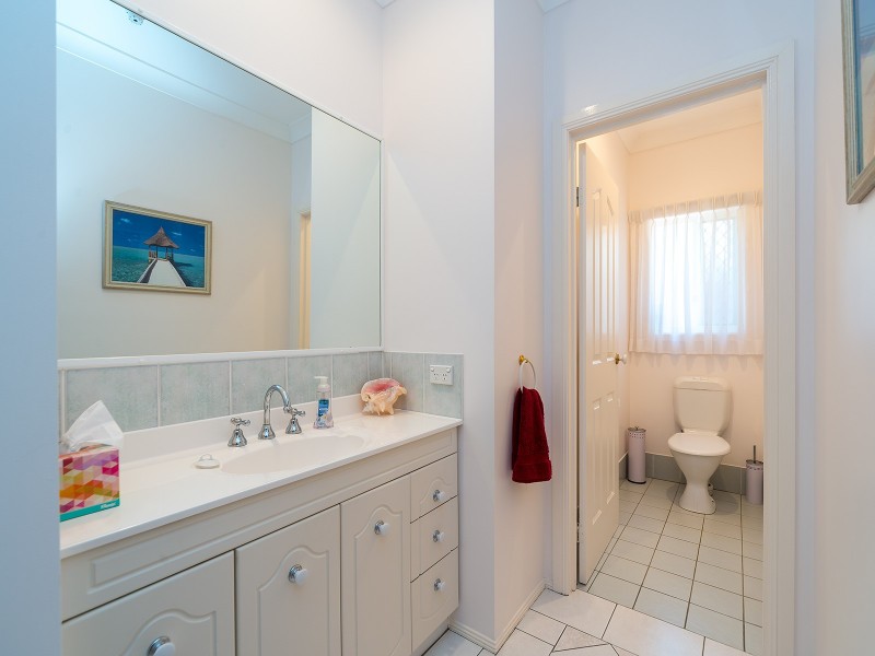 23 Oak Hill Crescent, Parkwood QLD 4214