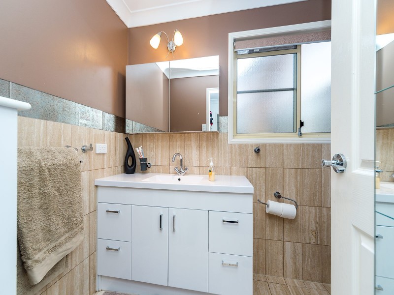 1 Whiteley Chase, Parkwood QLD 4214