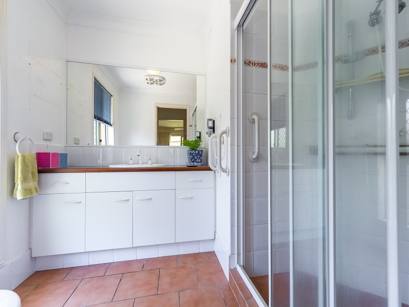 21 Desert Falls Crescent, Parkwood QLD 4214