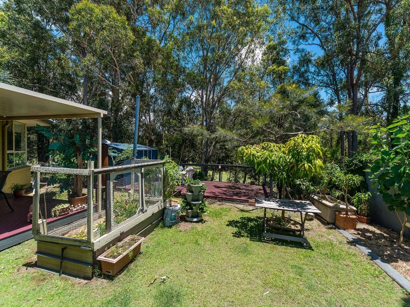 21 Desert Falls Crescent, Parkwood QLD 4214