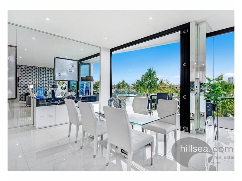 5 Harbour Side Court, Biggera Waters QLD 4216