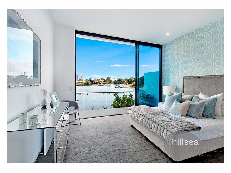 5 Harbour Side Court, Biggera Waters QLD 4216