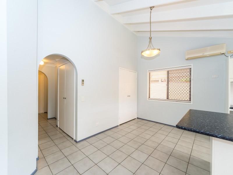 2/9 Ash Court, Arundel QLD 4214