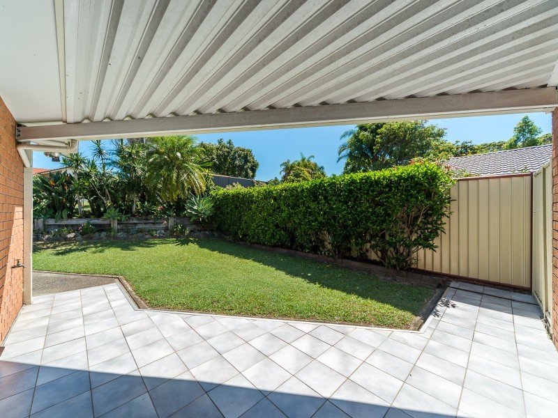 2/9 Ash Court, Arundel QLD 4214