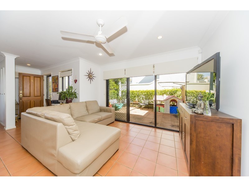 16/77 Bamboo Avenue, Benowa QLD 4217