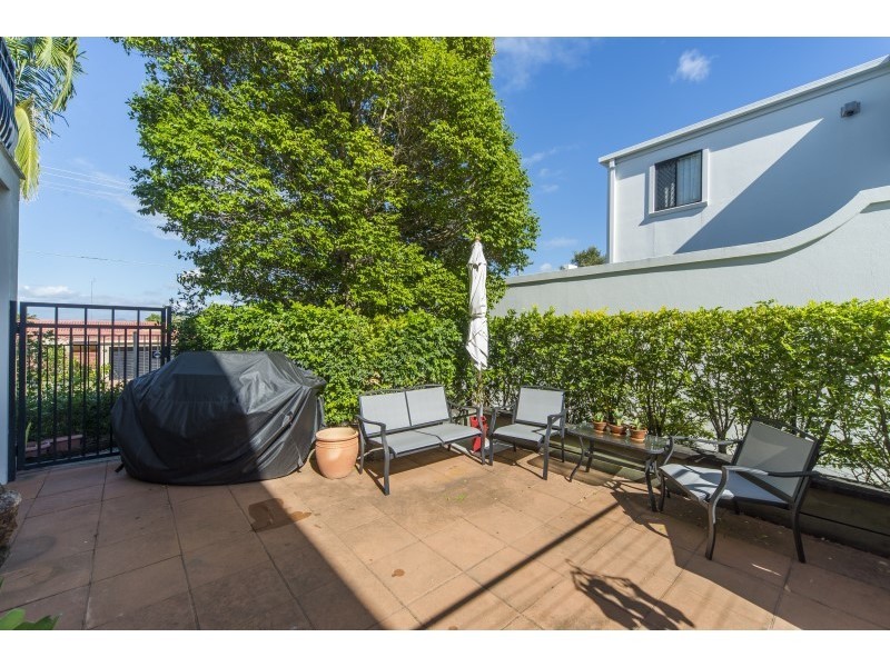 16/77 Bamboo Avenue, Benowa QLD 4217