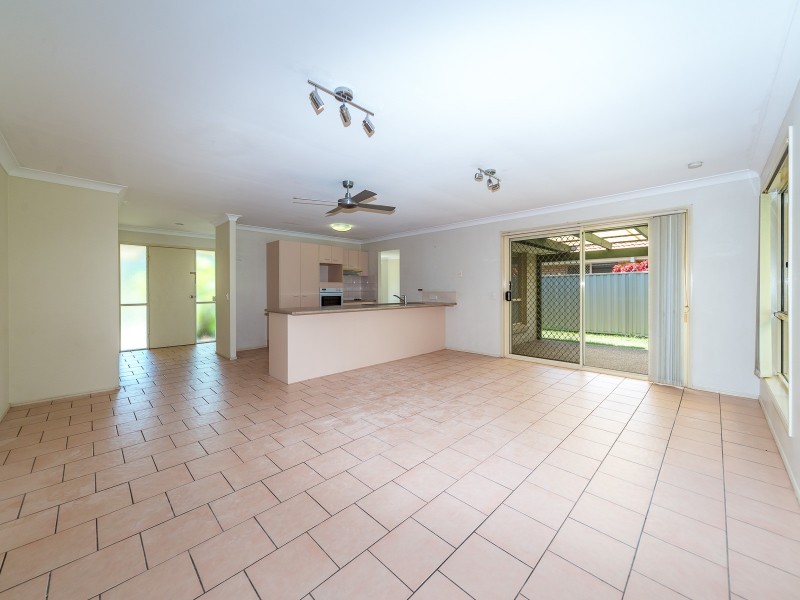92 Inverness Way, Parkwood QLD 4214