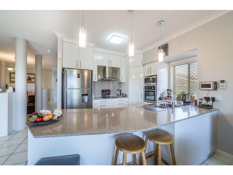 18 Daintree Drive, Parkwood QLD 4214