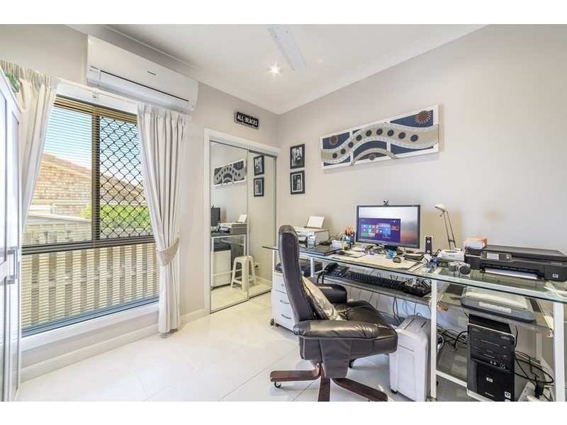 18 Daintree Drive, Parkwood QLD 4214