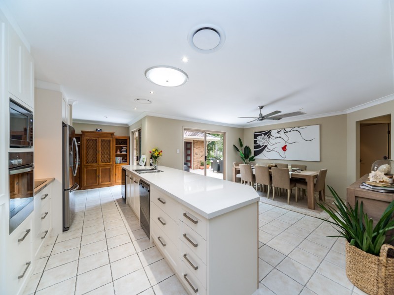11 Morfantaine Tce, Parkwood QLD 4214