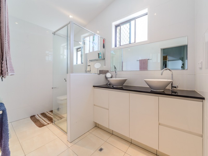 26 Clifton Street, Biggera Waters QLD 4216