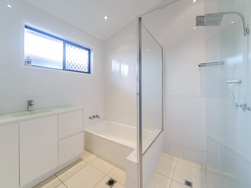 26 Clifton Street, Biggera Waters QLD 4216