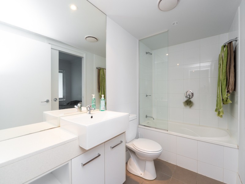 402/33-37 Madang Crescent, Runaway Bay QLD 4216