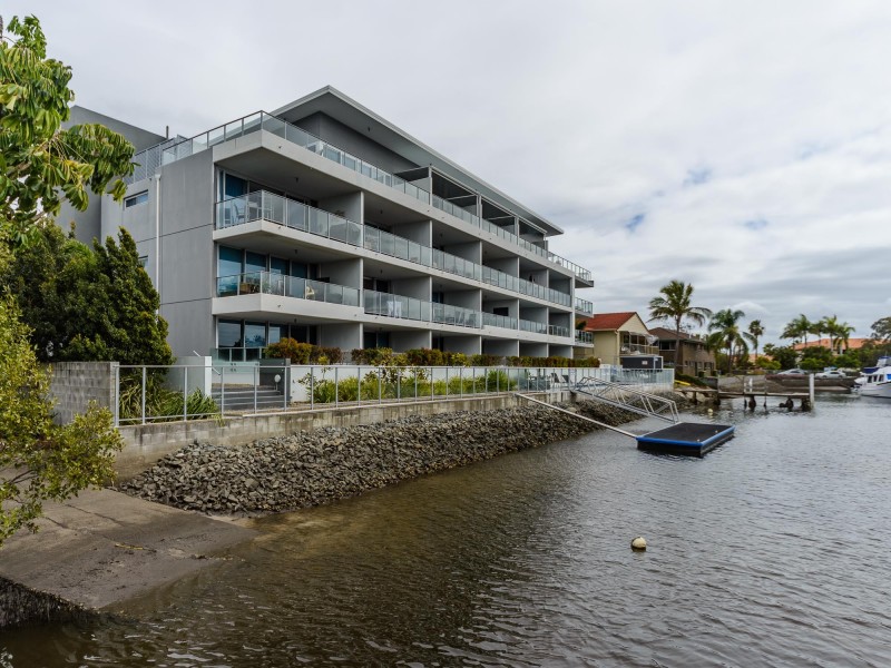 402/33-37 Madang Crescent, Runaway Bay QLD 4216