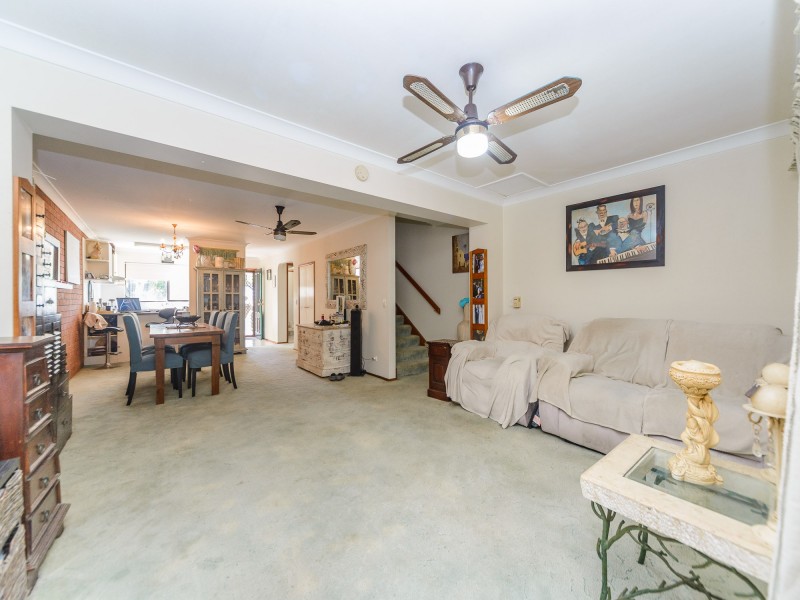 8/36 Government Road, Labrador QLD 4215