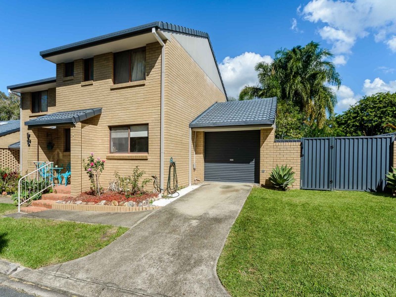 8/36 Government Road, Labrador QLD 4215
