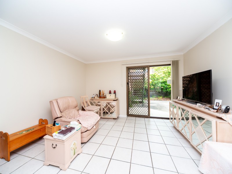 2/13 Baker Avenue, Labrador QLD 4215