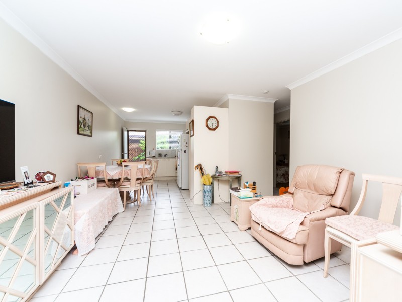 2/13 Baker Avenue, Labrador QLD 4215