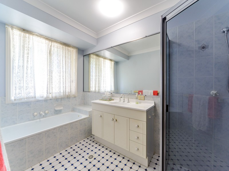 14 Greg Norman Crescent, Parkwood QLD 4214